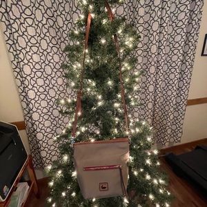 Dooney & Bourke khaki crossbody purse